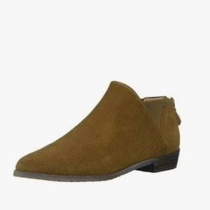 GENTLE SOULS by KENNETH COLE NEPTUNE Chelsea boots in brown